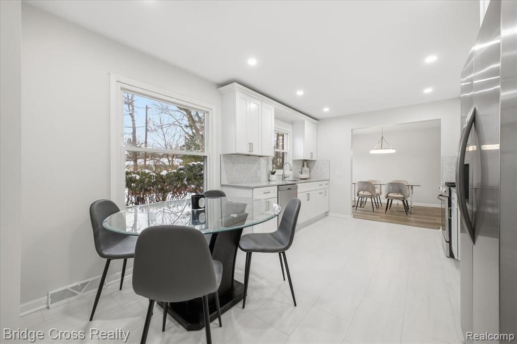 17537 Roseland Boulevard, Lathrup Village, MI 48076 — Photo 10