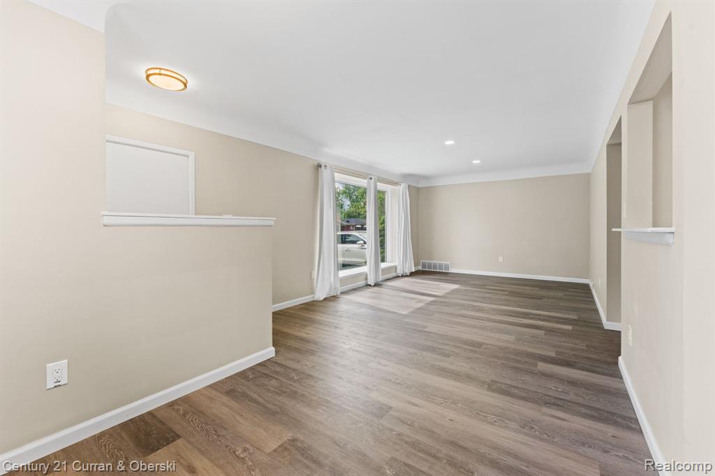 9077 Riverview Avenue, Redford, MI 48239 — Photo 12