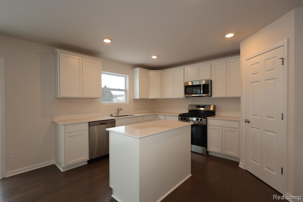 54854 Heron Circle, New Baltimore, MI 48047 — Photo 5