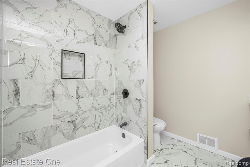 32363 Olde Franklin Drive, Farmington, MI, 48334