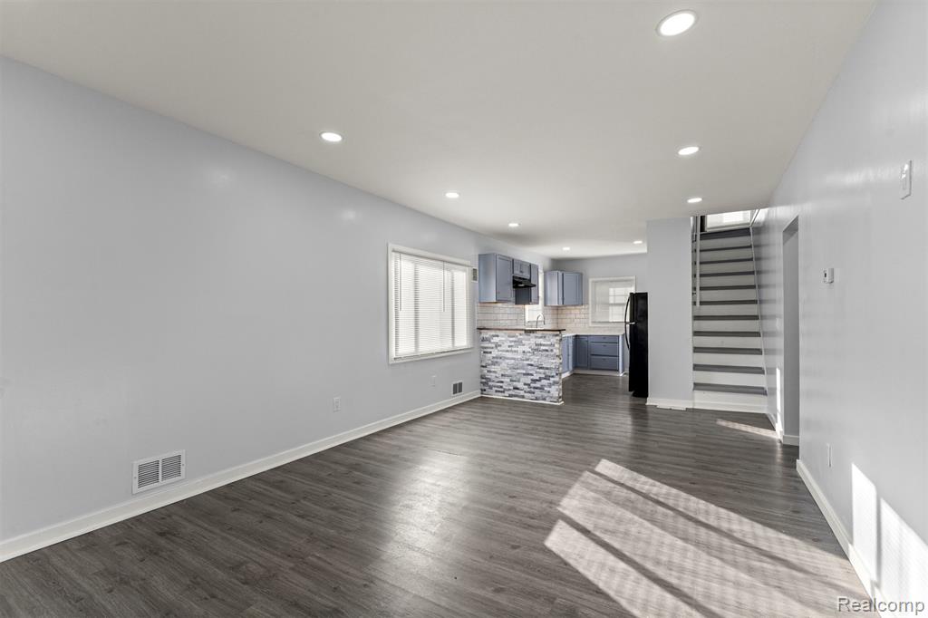 7007 Joy Road, Detroit, MI 48204 — Photo 9