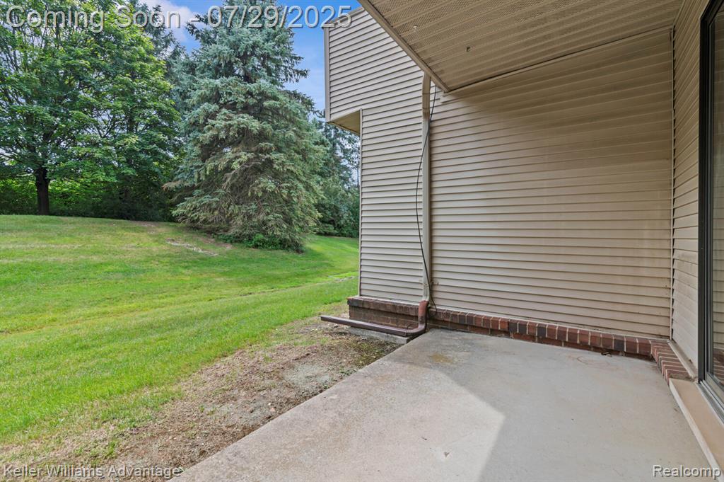 6660 Ridgefield Circle, 104, West Bloomfield, MI — Photo 33