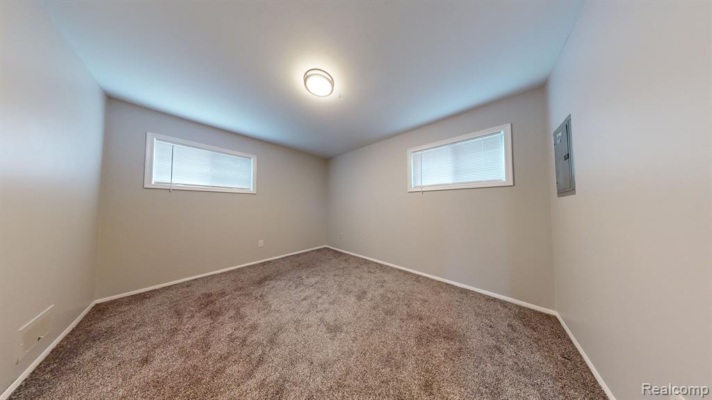 4679 MCKINLEY Street, Dearborn Heights, MI 48125 — Photo 11