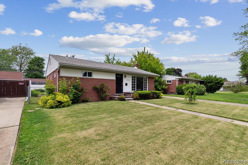 8242 MONROE Boulevard, Taylor, MI 48180 — Photo 33