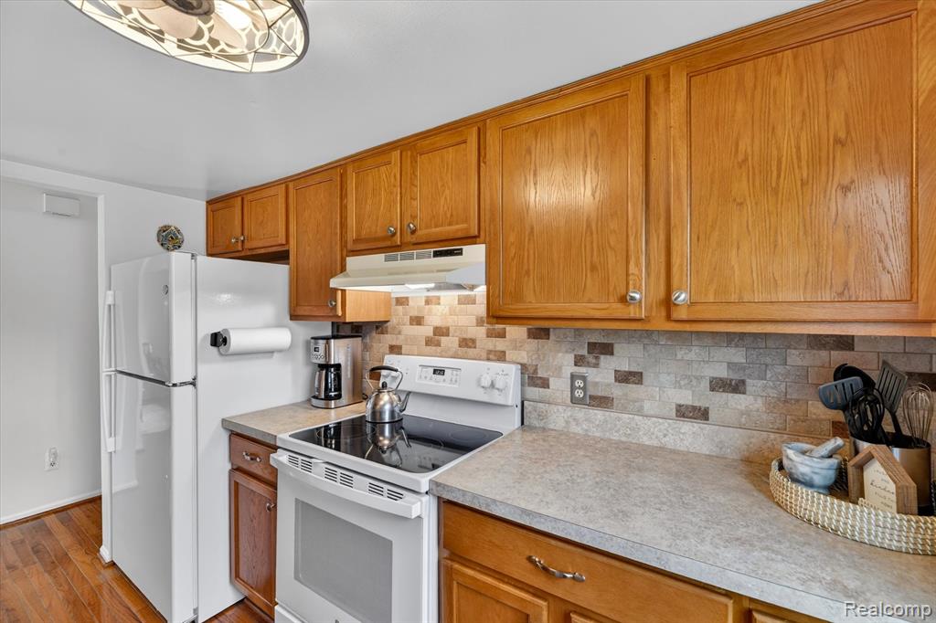 10044 Arlington Circle, 145, South Lyon, MI 48178 — Photo 6