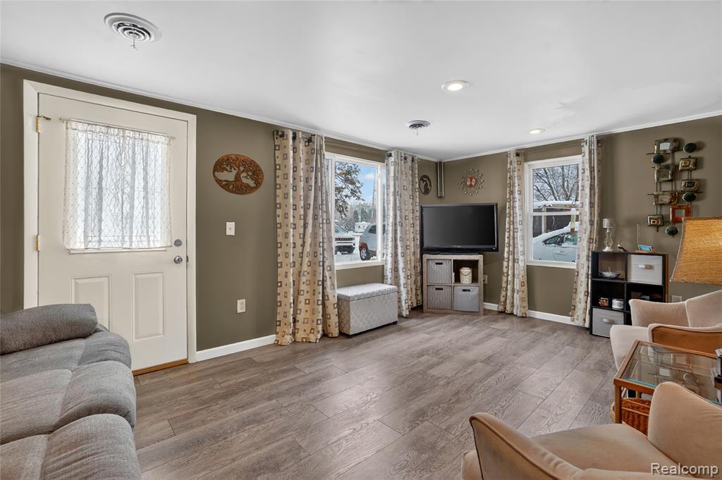 9102 N Genesee Road, Mount Morris, MI 48458 — Photo 5