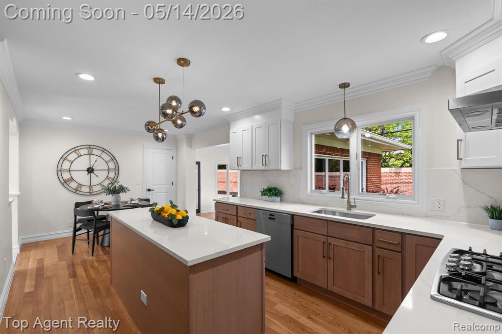 6739 White Pine Court, Bloomfield Hills, MI 48301 — Photo 5