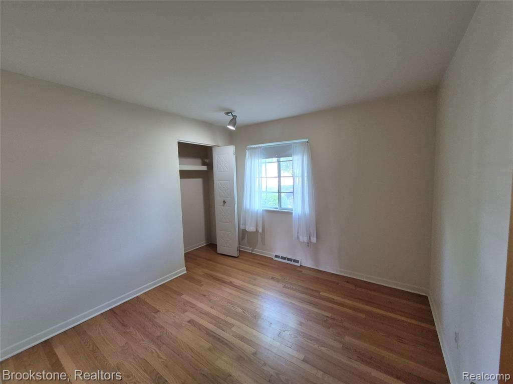 4295 Sashabaw Road, Waterford, MI 48329 — Photo 24