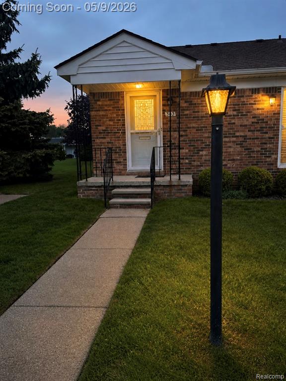 303 Doremus Lane, Saint Clair Shores, MI 48080 — Photo 4