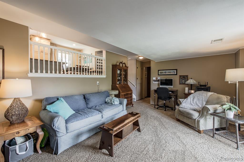 8726 Sandy Crest Drive, White Lake, MI — Photo 30