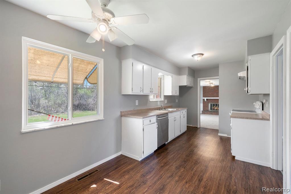 5392 MAPLETREE, Flint, MI 48532 — Photo 5