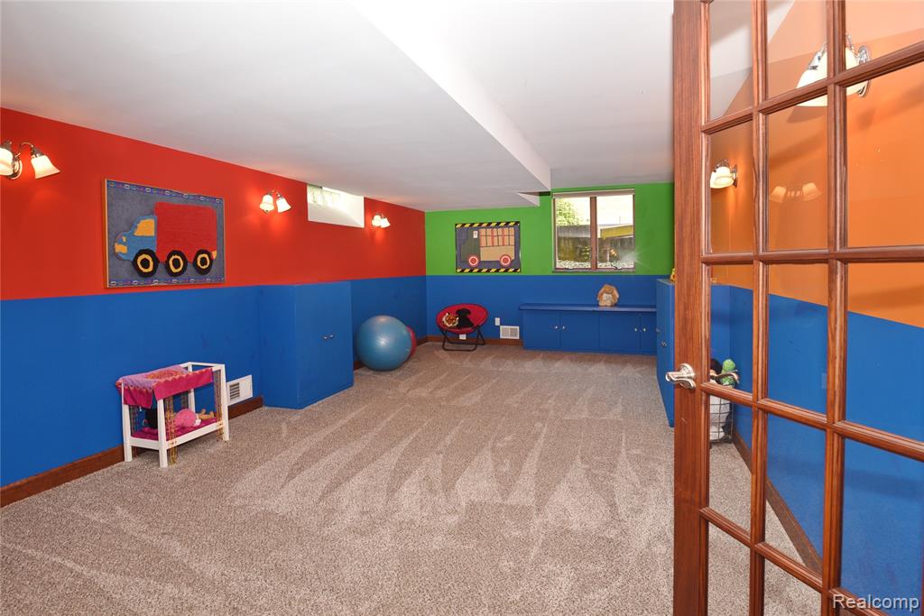 960 Eckford Drive, Troy, MI 48085 — Photo 31