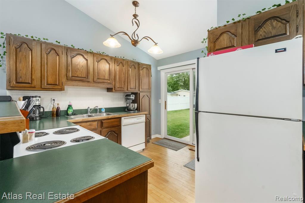 408 Balsam Drive, Davison, MI 48423 — Photo 15