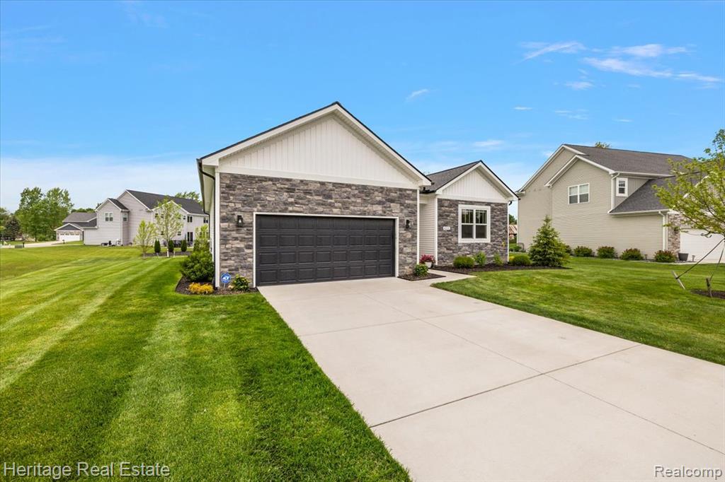 6231 Leighland Drive, Grand Blanc, MI 48439 — Photo 28