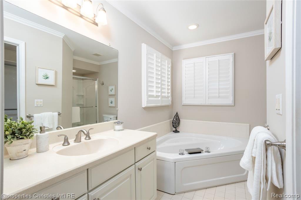 45330 Stonehedge Drive, 2, Plymouth, MI 48170 — Photo 21