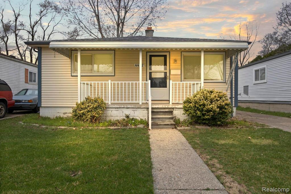 4452 EDGEWOOD Street, Dearborn Heights, MI 48125 — Photo 2
