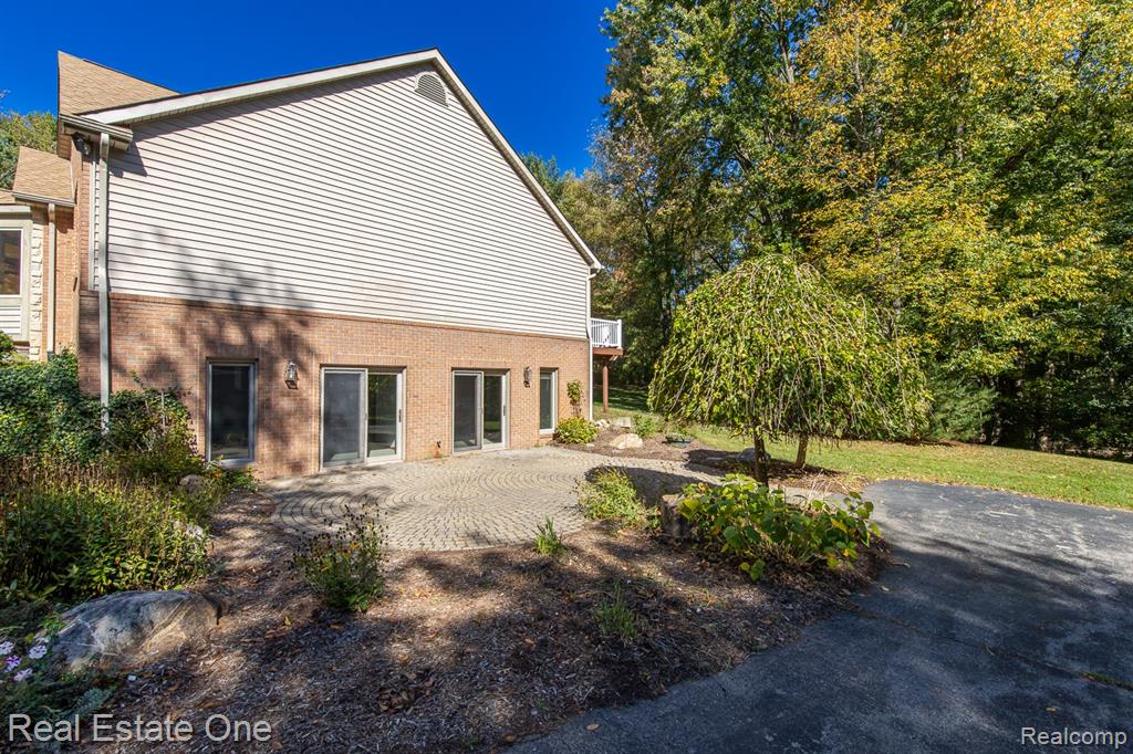 5690 White Lake Road, Clarkston, MI — Photo 82