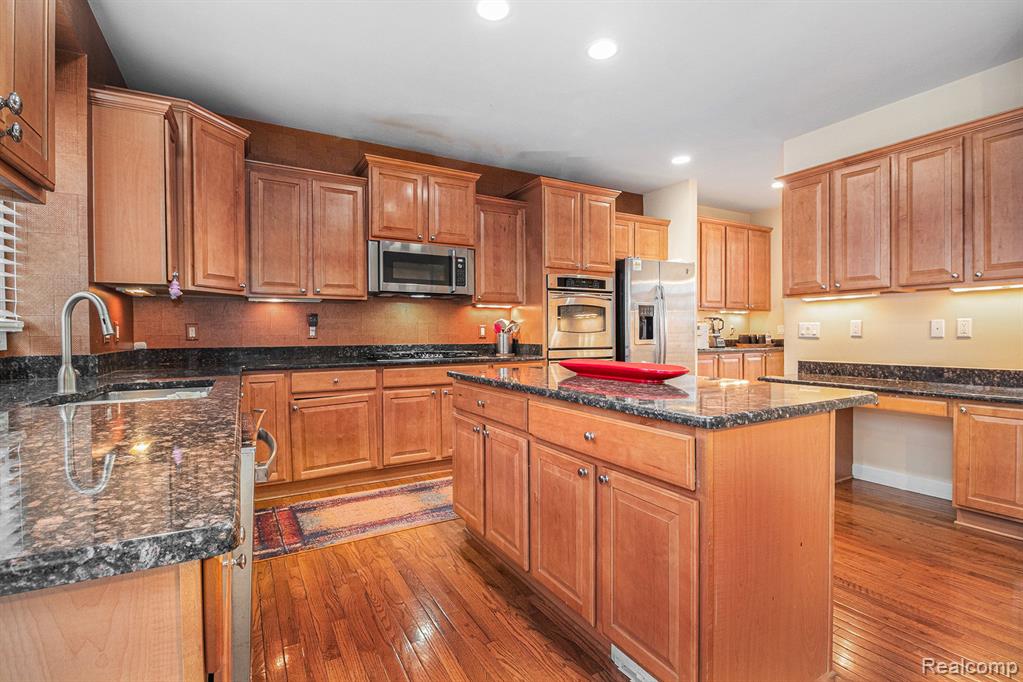 49532 GREAT FALLS Road, Canton, MI 48188 — Photo 14
