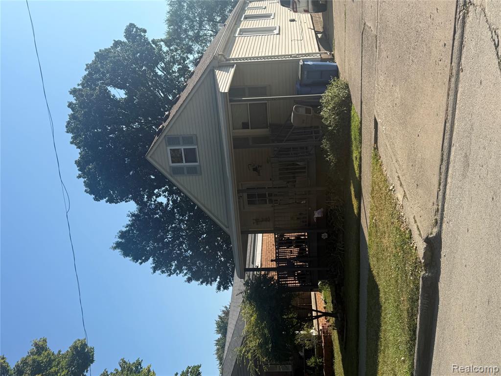 5846 Berwyn Street, Dearborn Heights, MI 48127 — front exterior