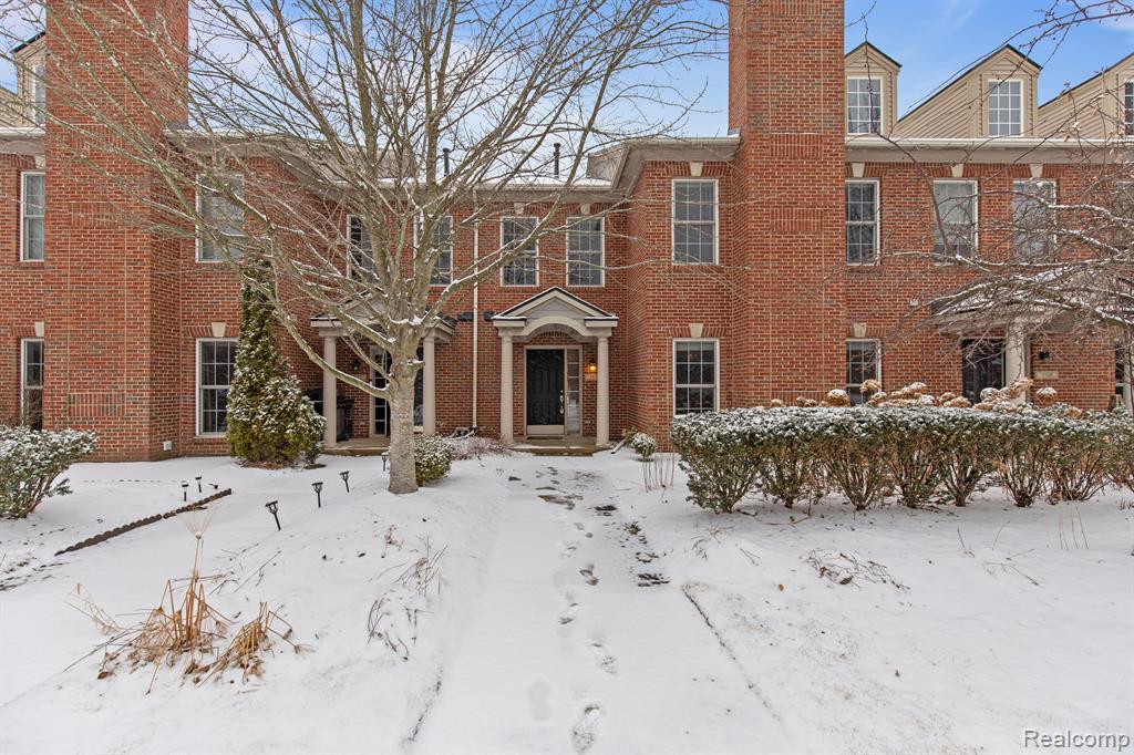 5570 HAMPSHIRE Lane, Ypsilanti, MI 48197 — front exterior
