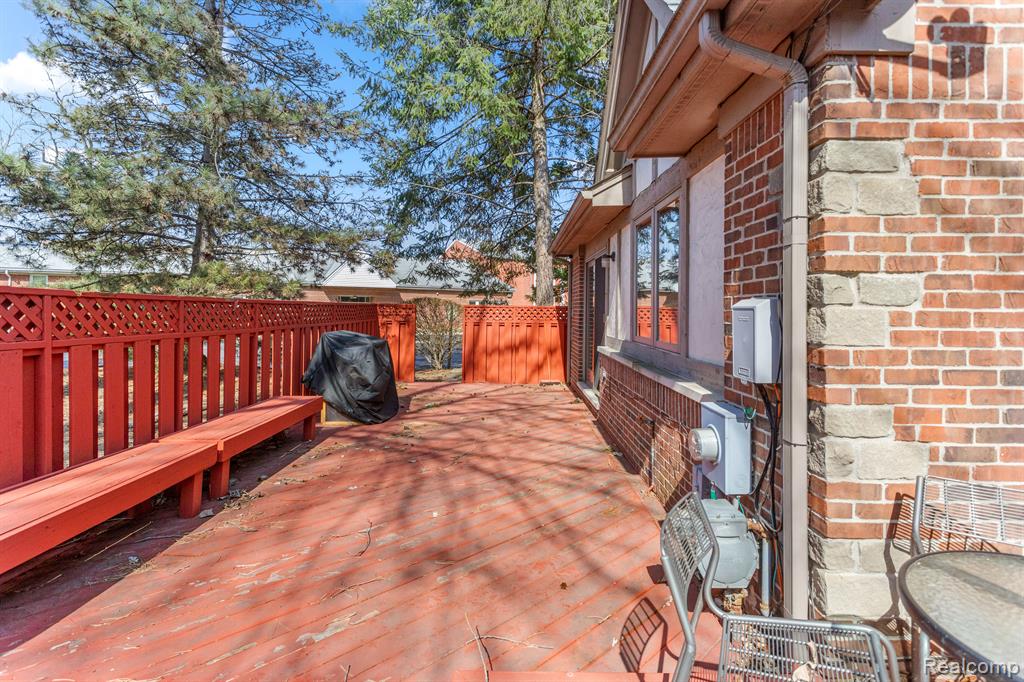 812 N BEECH DALY Road, Dearborn Heights, MI 48127 — Photo 33