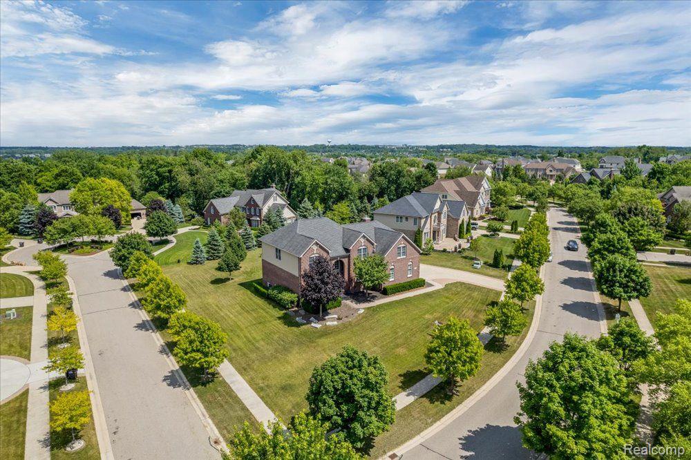 17904 Crestbrook Drive, Northville, MI 48168 — Photo 2