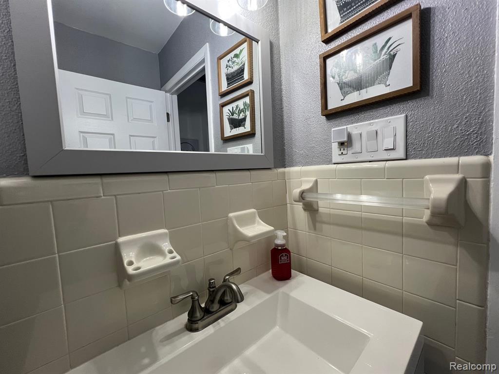 7101 N WILDWOOD Street, Westland, MI — Photo 15