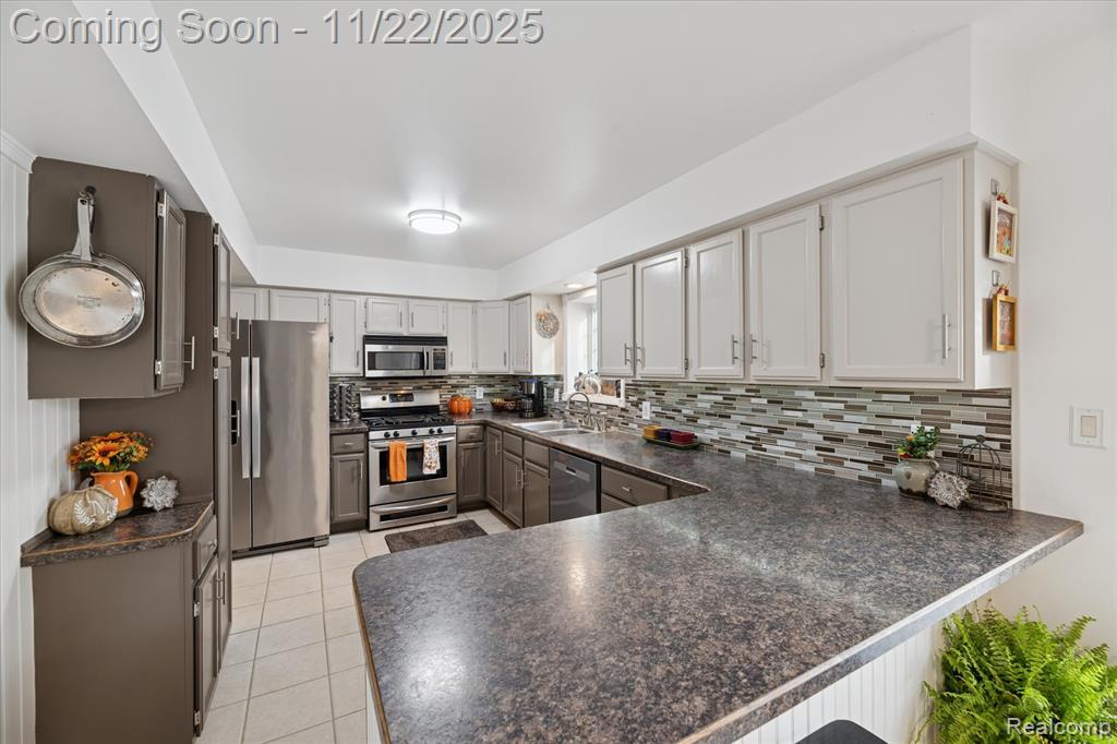 4196 Lotus Drive, Waterford, MI 48329 — Photo 5