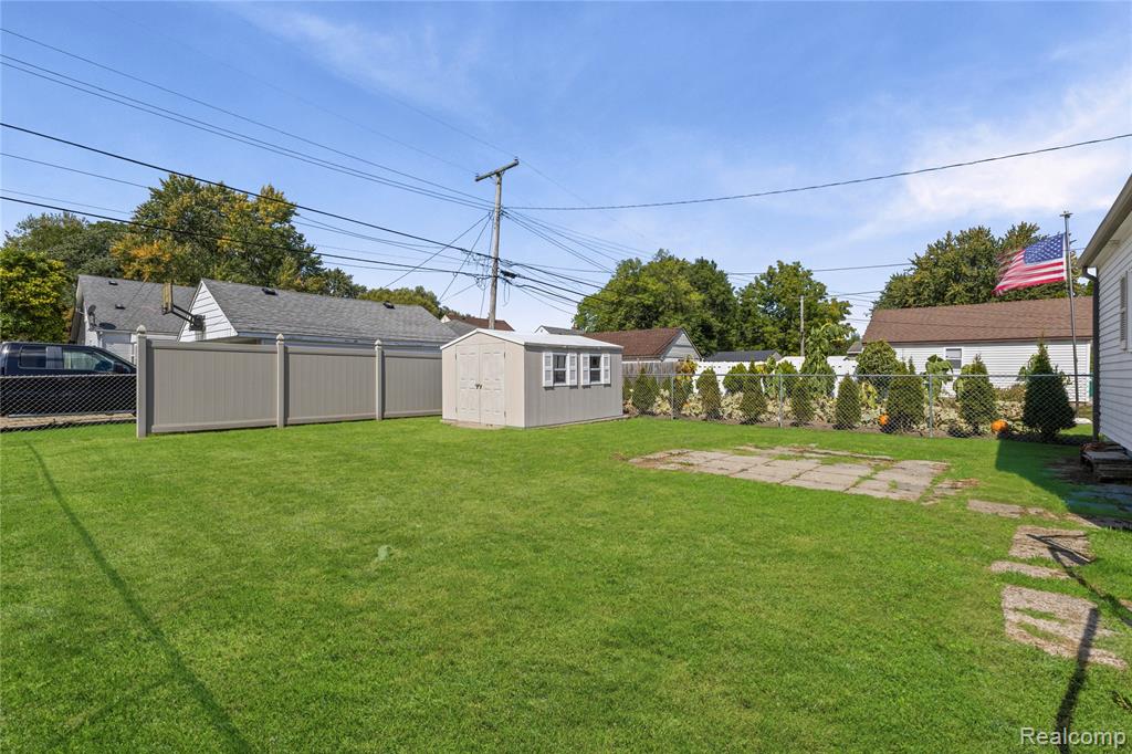 5803 Deering Street, Garden City, MI — Photo 24