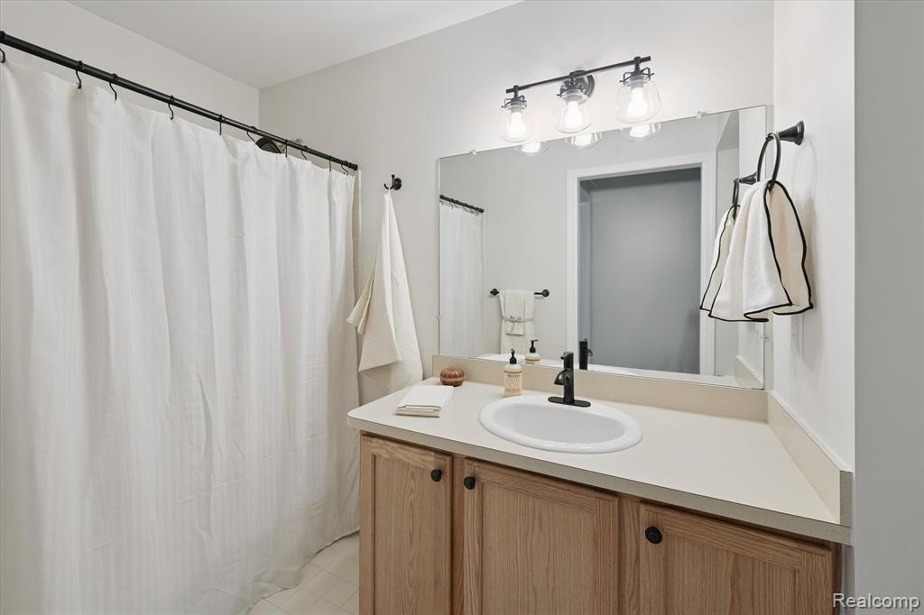 28256 Oakmonte Circle E, New Hudson, MI 48165 — Photo 26