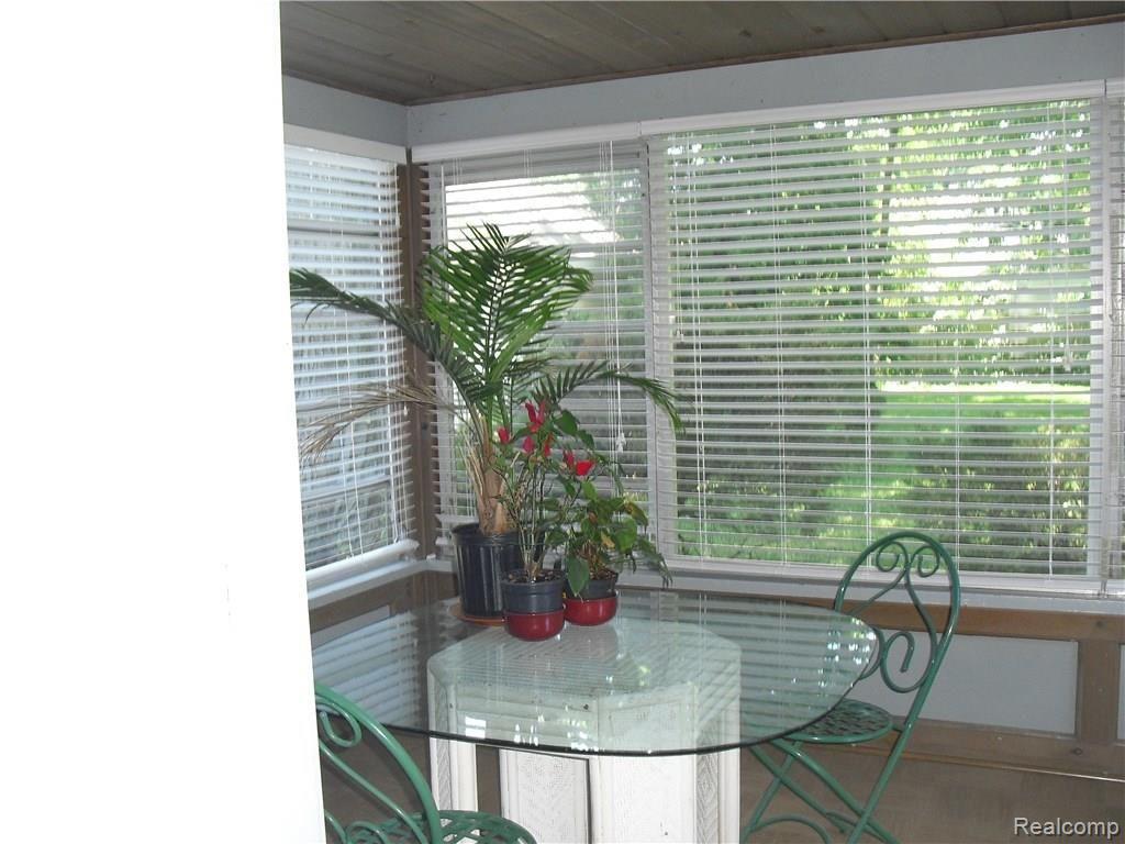 769 St. Clair, Grosse Pointe, MI 48230 — Photo 11