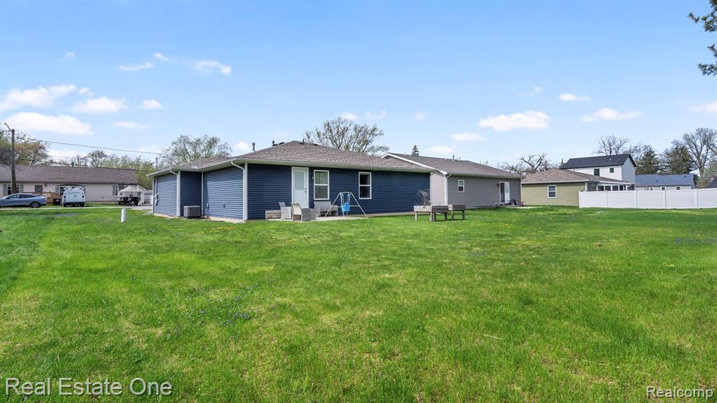 15586 Pine Street, Monroe, MI 48161 — Photo 23
