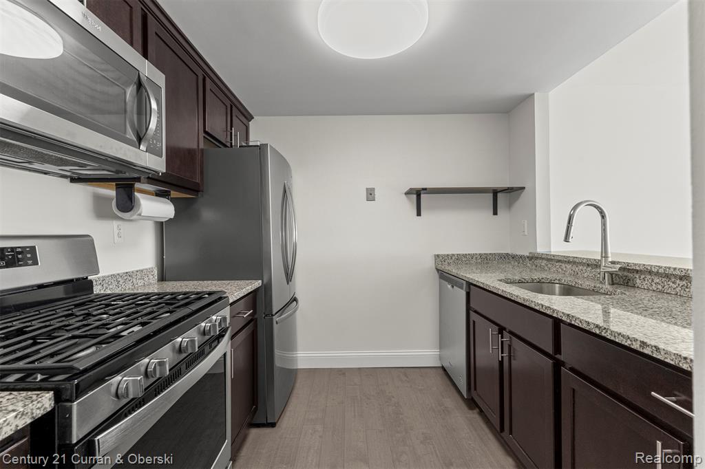 250 E Harbortown Drive, 708, Detroit, MI 48207 — Photo 15