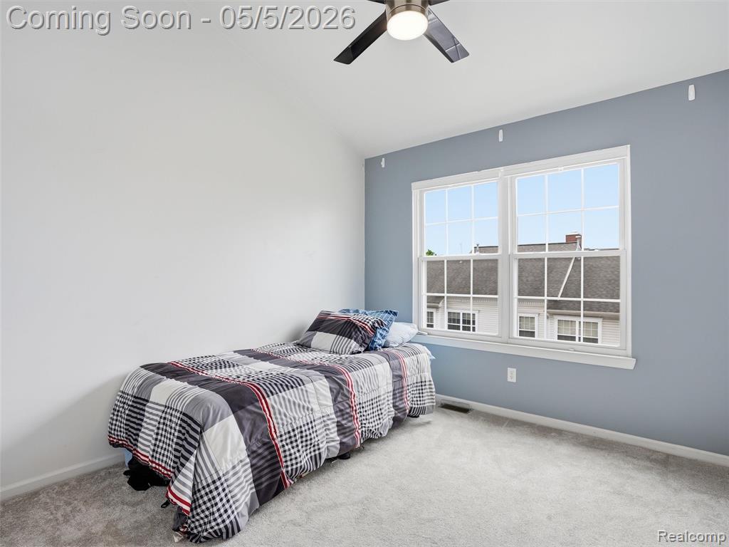 135 W Kenilworth Avenue, Royal Oak, MI 48067 — Photo 15