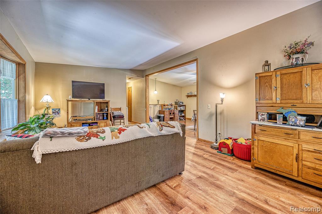 6855 Lyons Road, Imlay City, MI 48444 — Photo 14