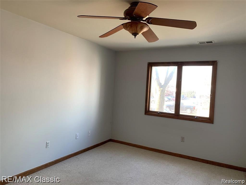 254 PINEWOOD Drive, 67, Plymouth, MI 48170 — Photo 11