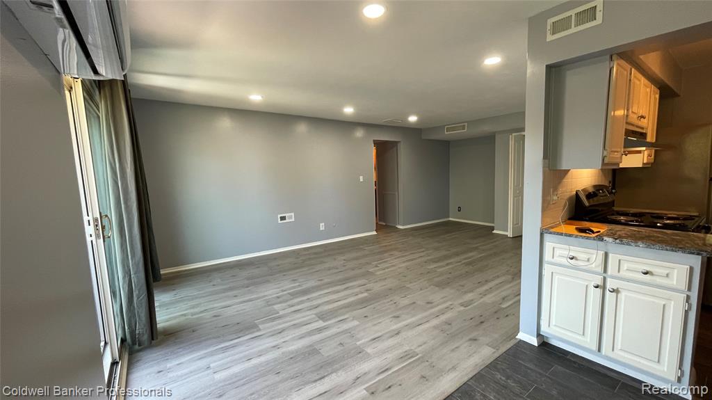 530 Riviera Drive, Saint Clair Shores, MI 48080 — Photo 4