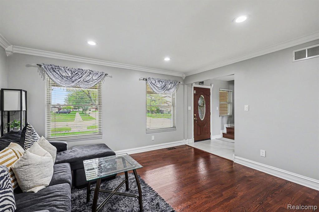 4274 Dickson Drive, Sterling Heights, MI 48310 — Photo 6