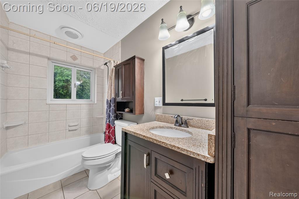 778 Manzano Drive, Wolverine Lake, MI 48390 — Photo 30