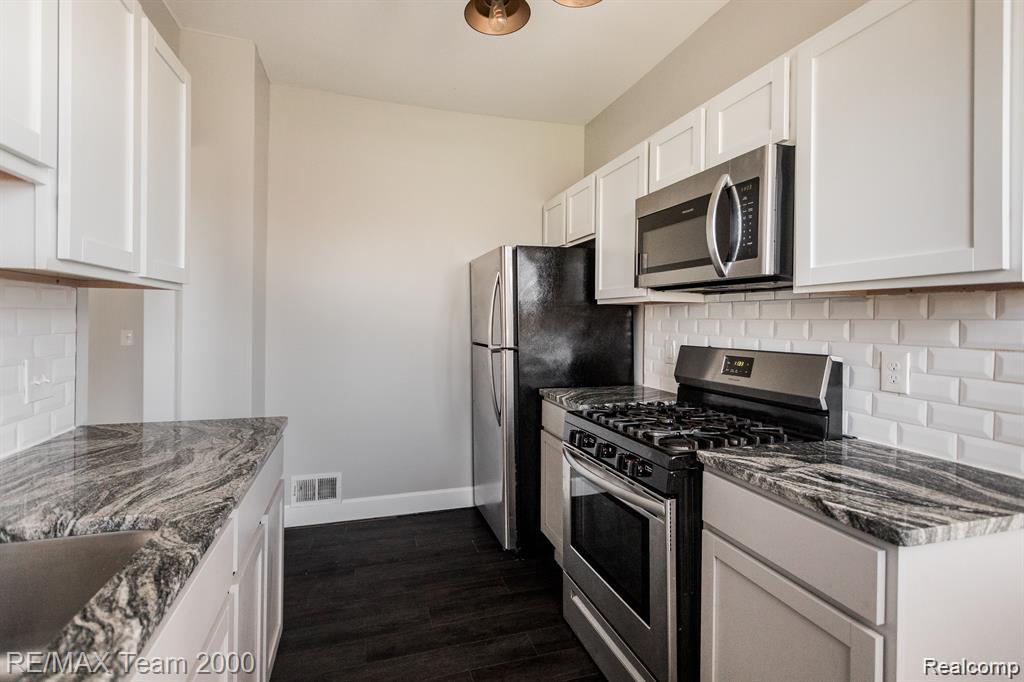 502 Harmon Street, Detroit, MI 48202 — Photo 17