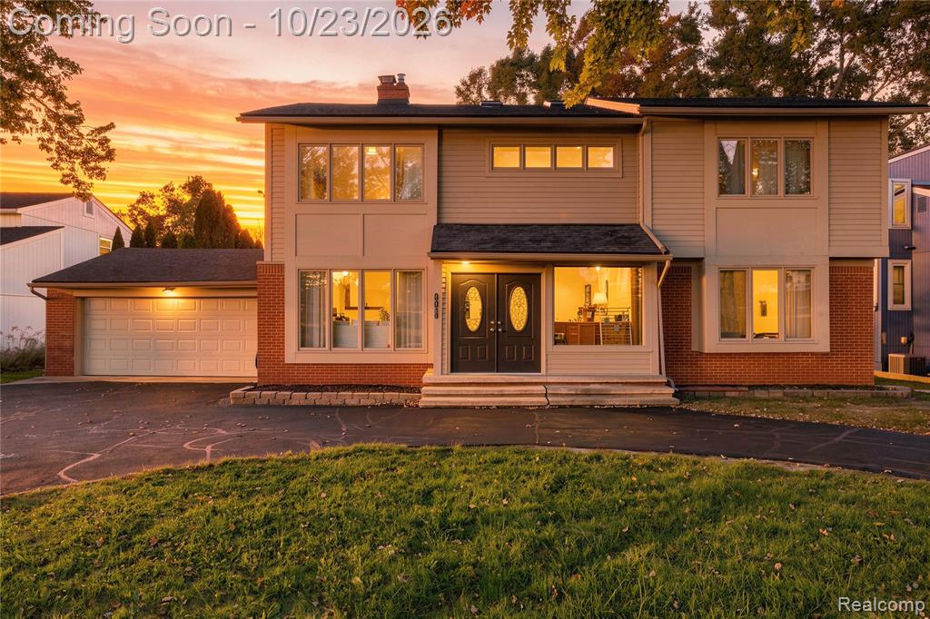2110 Langham Drive, West Bloomfield, MI 48323