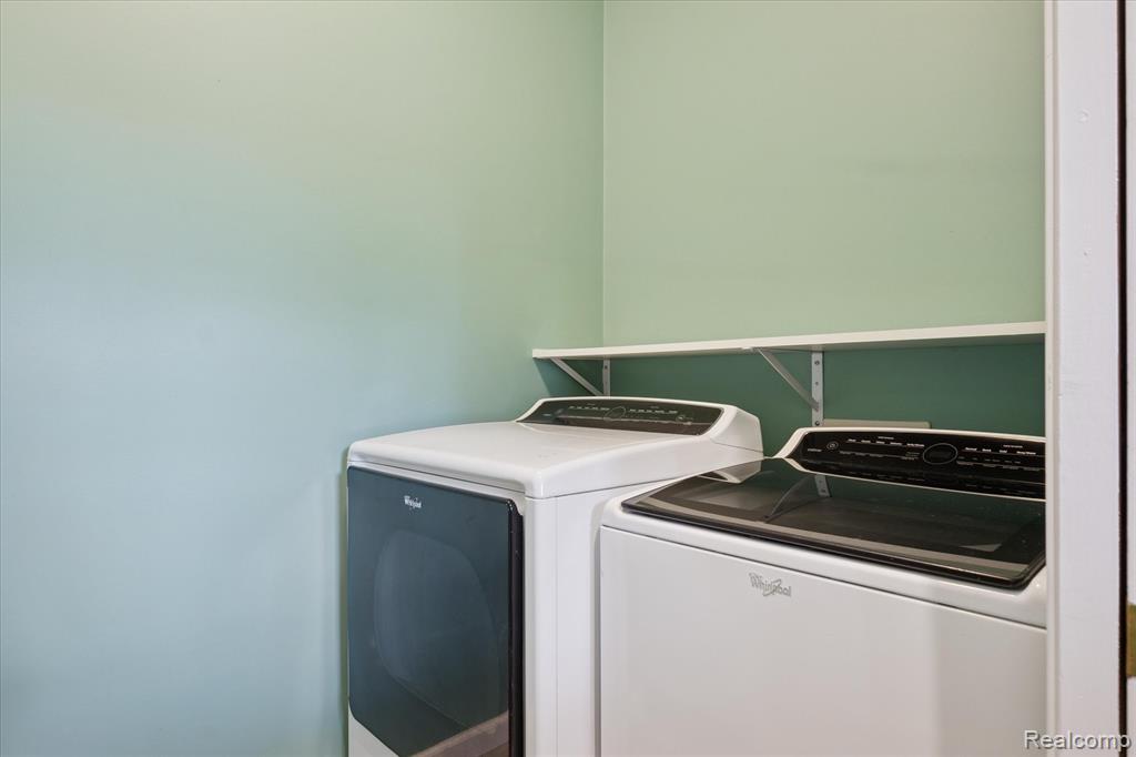 5585 Woodruff Shore Drive, Brighton, MI, 48116