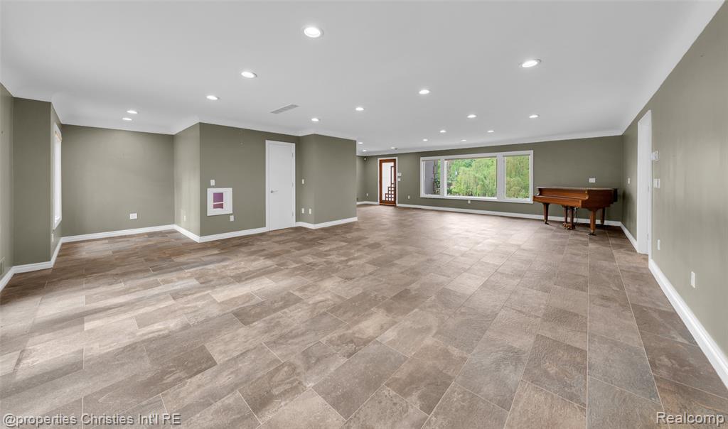 6663 Bloomfield Lane, West Bloomfield, MI — Photo 22