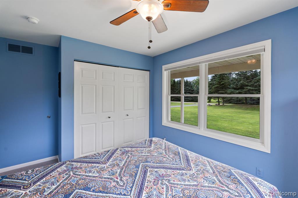 4653 6 Mile Road, South Lyon, MI 48178 — Photo 28
