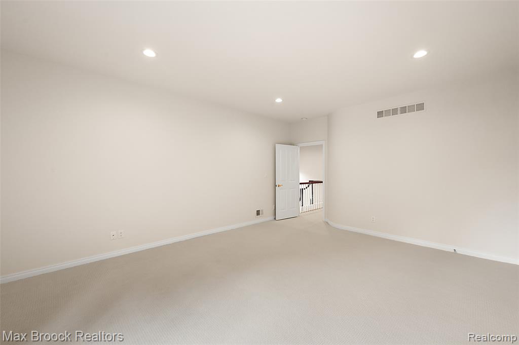5348 Sunnycrest Drive, West Bloomfield, MI 48323 — Photo 14