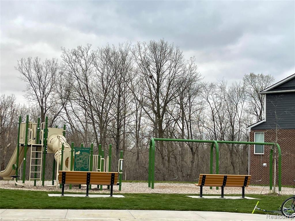 43591 CHANCELLOR LANE, Novi, MI — Photo 31