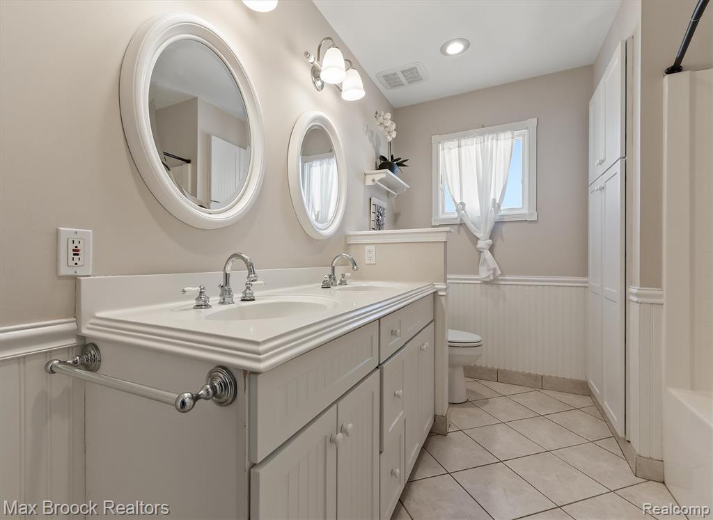 2375 Lakeside Drive, Highland, MI 48356 — Photo 30
