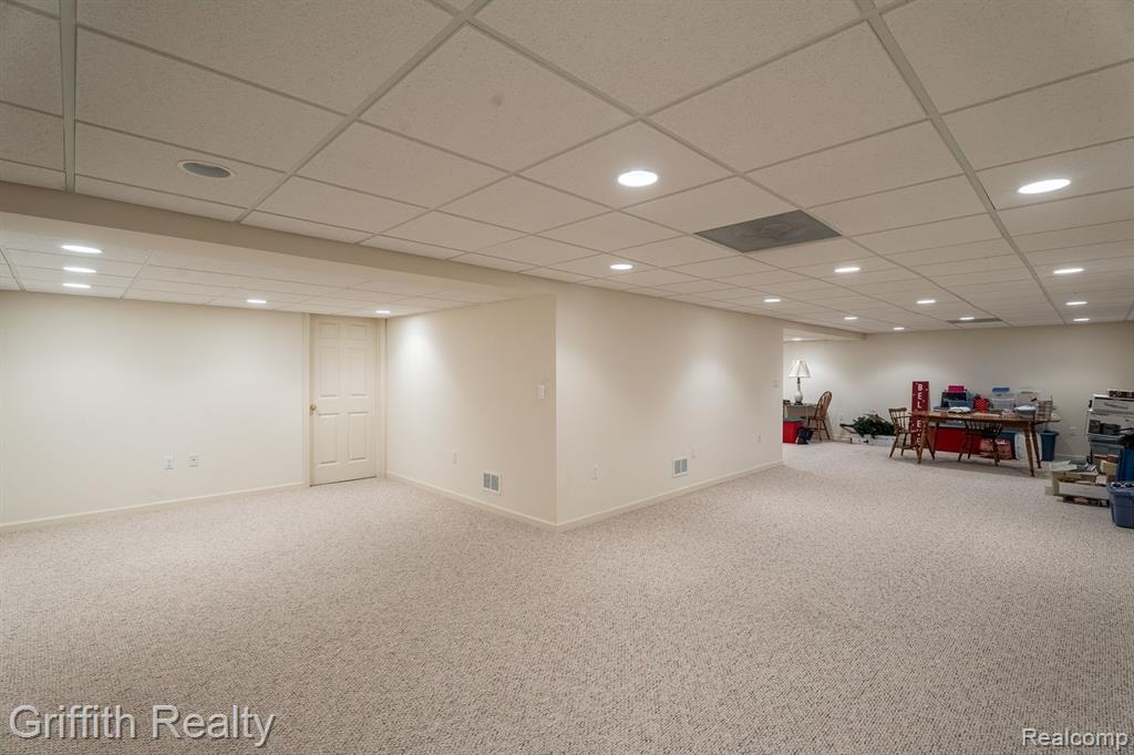 850 CALPERNIA, Wixom, MI 48393 — Photo 27