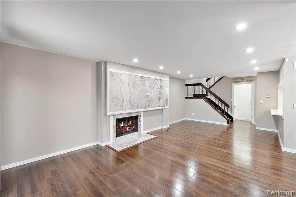 1570 S HILL Boulevard, Bloomfield Hills, MI 48304 — Photo 5