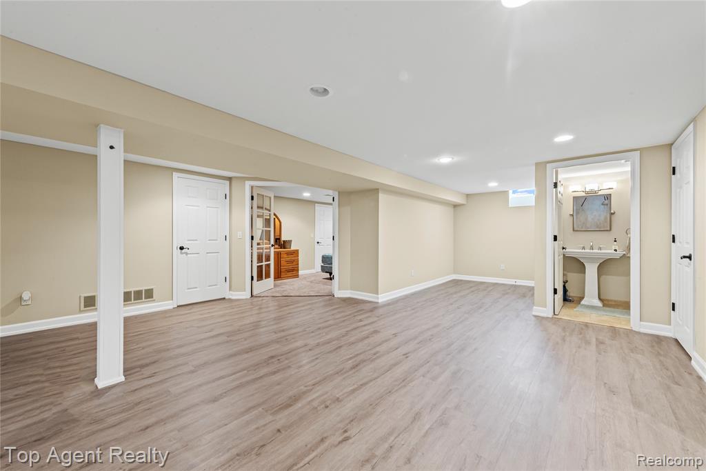 46891 Meadowview Court, Shelby Twp, MI 48317 — Photo 26